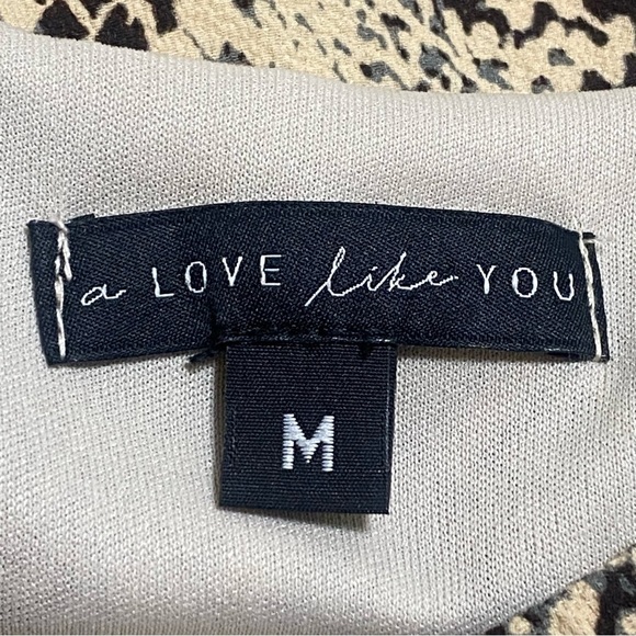 A Love Like You Faux Wrap Mini Skirt Snake Print Tan Black Size Medium - Picture 3 of 6